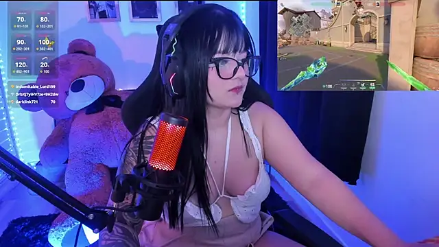 EternaAura  online show from April 19, 2026, 6:10 pm