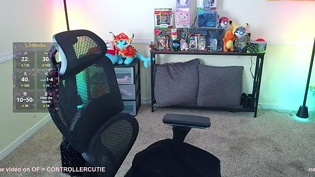 Snapshot of Controllercutie chatting on May 15, 2026, 12:23 pm Controllercutie online show from May 15, 2026, 12:23 pm