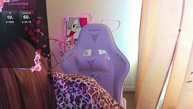 AmeliePeach online show from April 9, 2026, 4:12 am