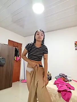 Snapshot of Leticia_Hinkley_ chatting on April 14, 2026, 11:38 am Leticia Hinkley online show from April 14, 2026, 11:38 am