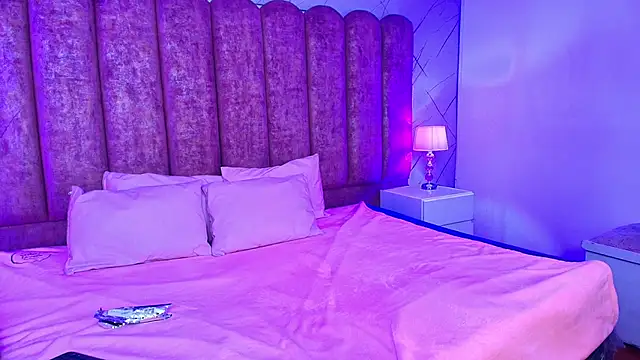 Snapshot of sweetlyundone chatting on April 10, 2026, 9:19 pm sweetlyundone online show from April 10, 2026, 9:19 pm