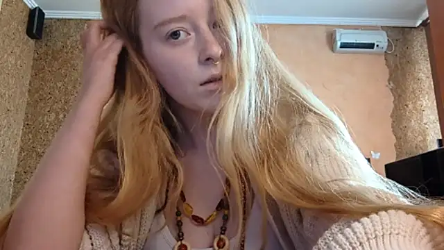 Snapshot of KateVibe_01 chatting on April 10, 2026, 4:28 am KateVibe 01 online show from April 10, 2026, 4:28 am