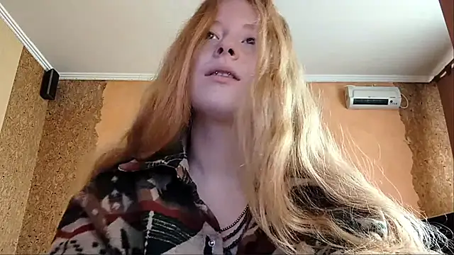 Snapshot of KateVibe_01 chatting on June 7, 2026, 12:04 am KateVibe 01 online show from June 7, 2026, 12:04 am
