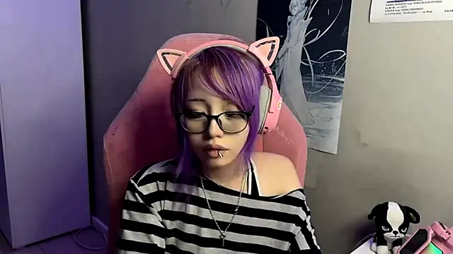 Snapshot of SaxonDibs chatting on April 5, 2026, 4:04 pm SaxonDibs online show from April 5, 2026, 4:04 pm