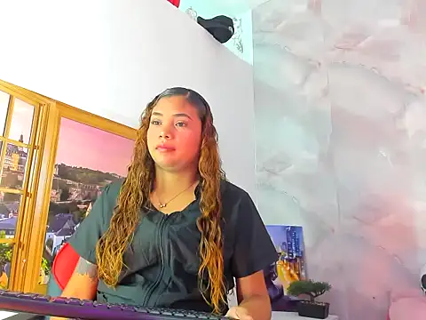 Snapshot of EllyBloom chatting on April 5, 2026, 2:03 pm EllyBloom online show from April 5, 2026, 2:03 pm