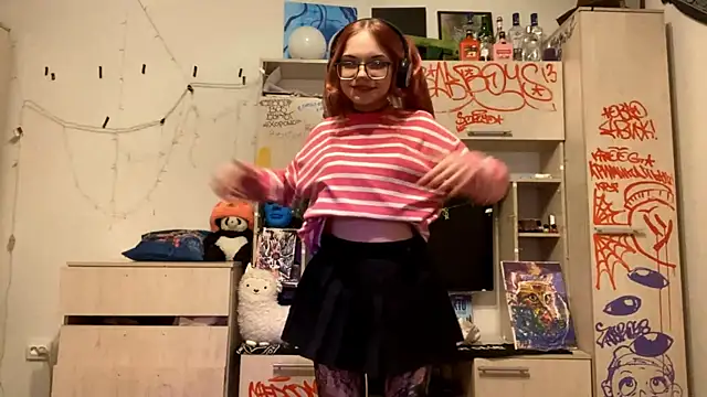 Snapshot of RedHeadCat chatting on April 21, 2026, 10:12 pm RedHeadCat online show from April 21, 2026, 10:12 pm