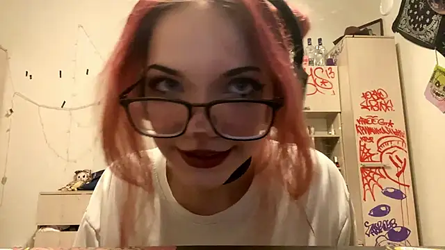 Snapshot of RedHeadCat chatting on April 24, 2026, 9:28 pm RedHeadCat online show from April 24, 2026, 9:28 pm
