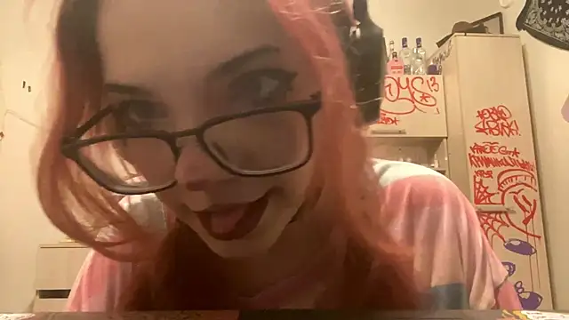 Snapshot of RedHeadCat chatting on April 27, 2026, 9:35 pm RedHeadCat online show from April 27, 2026, 9:35 pm