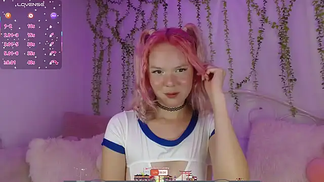 hexbunnie online show from July 29, 2026, 2:43 am