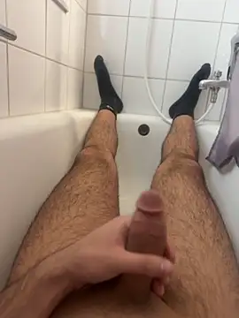 BIGGCOCK20CM online show from April 13, 2026, 4:01 pm