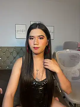 JassmineLove online show from June 4, 2026, 6:52 am