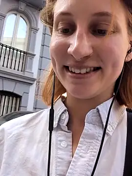 Snapshot of Julialexxxx chatting on June 1, 2026, 7:21 am Julialexxxx online show from June 1, 2026, 7:21 am