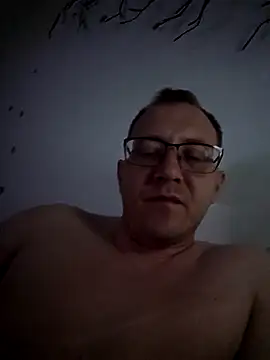 Snapshot of Adamus41 chatting on April 6, 2026, 8:43 pm Adamus41 online show from April 6, 2026, 8:43 pm