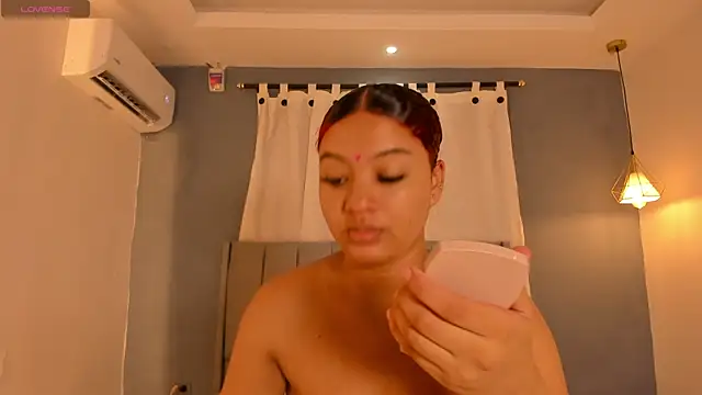 Snapshot of sweetkimmie_ chatting on April 18, 2026, 11:14 am sweetkimmie online show from April 18, 2026, 11:14 am