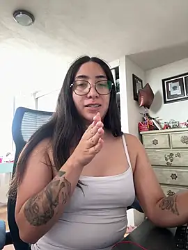 Snapshot of vampiralatina chatting on May 13, 2026, 4:59 pm vampiralatina online show from May 13, 2026, 4:59 pm