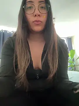 Snapshot of vampiralatina chatting on May 20, 2026, 5:41 pm vampiralatina online show from May 20, 2026, 5:41 pm