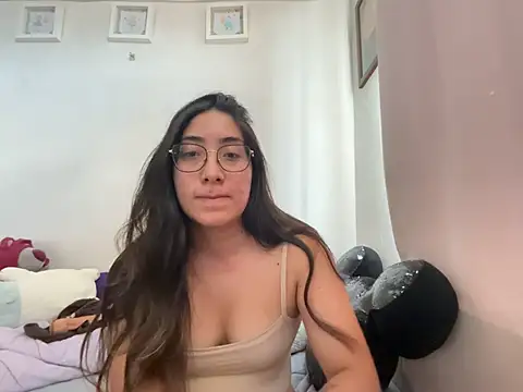 vampiralatina online show from July 9, 2026, 6:23 pm