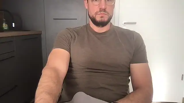 Snapshot of YoloNude chatting on April 7, 2026, 6:58 am YoloNude online show from April 7, 2026, 6:58 am