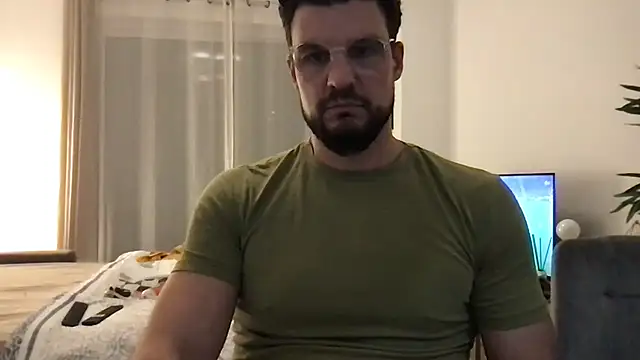 Snapshot of YoloNude chatting on April 10, 2026, 8:35 pm YoloNude online show from April 10, 2026, 8:35 pm