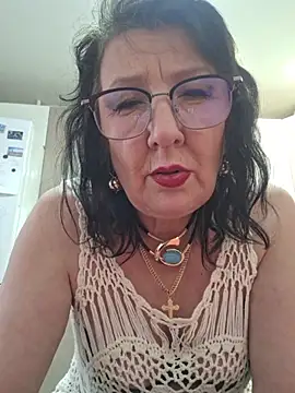 LaliaMia online show from April 18, 2026, 1:37 pm