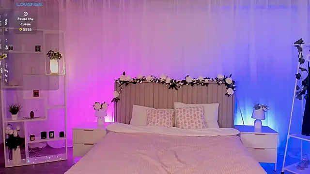 LisaAris online show from June 11, 2026, 2:53 am