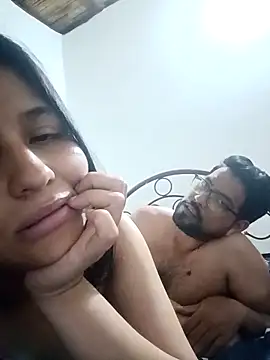 SantiMia online show from April 6, 2026, 12:52 am