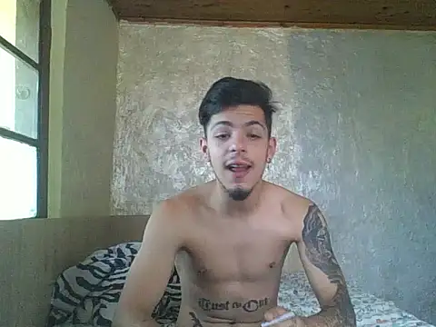 Snapshot of robertmrn112 chatting on May 15, 2026, 10:22 am robertmrn112 online show from May 15, 2026, 10:22 am