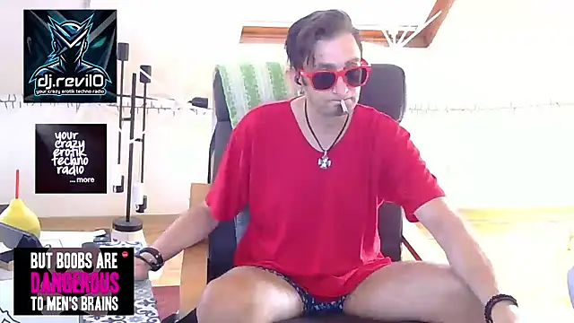 Snapshot of OllyFummler chatting on May 31, 2026, 7:37 am OllyFummler online show from May 31, 2026, 7:37 am