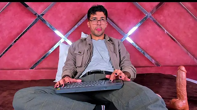 Snapshot of RodrigoColby2 chatting on July 2, 2026, 3:06 am RodrigoColby2 online show from July 2, 2026, 3:06 am