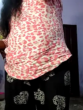 Snapshot of Roshni2001 chatting on April 6, 2026, 3:57 pm Roshni2001 online show from April 6, 2026, 3:57 pm