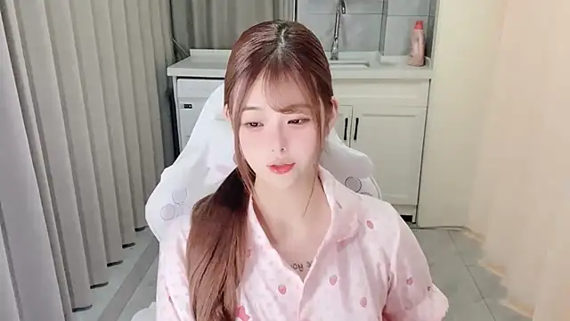 Snapshot of xiaoyugan_cute chatting on June 18, 2026, 3:27 pm xiaoyugan cute online show from June 18, 2026, 3:27 pm