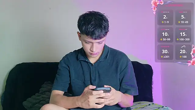 Snapshot of SaNti_ll chatting on July 6, 2026, 1:30 pm SaNti ll online show from July 6, 2026, 1:30 pm