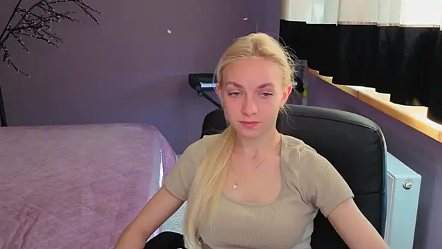SonnySofia online show from May 19, 2026, 5:36 am