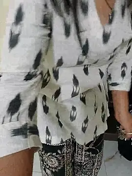 Monika kumari6 online show from April 17, 2026, 5:27 pm