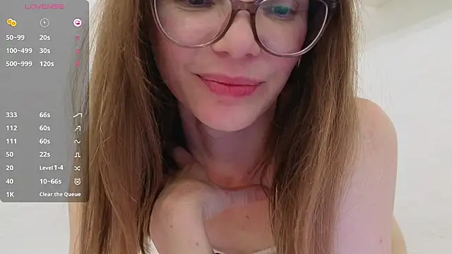 Snapshot of mmmay_day chatting on April 30, 2026, 6:47 pm mmmay day online show from April 30, 2026, 6:47 pm
