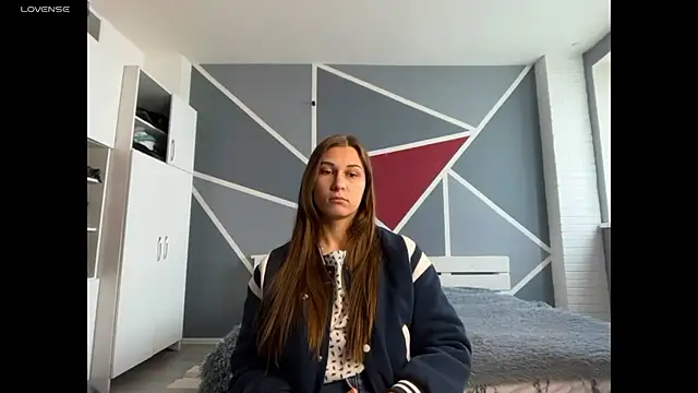 KatrinHapp online show from April 13, 2026, 6:19 am