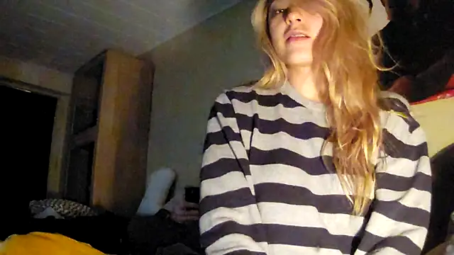 SilvyDiamond online show from April 13, 2026, 11:10 pm