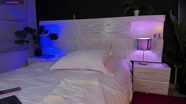 Snapshot of angelina_hilton chatting on April 23, 2026, 11:42 am angelina hilton online show from April 23, 2026, 11:42 am