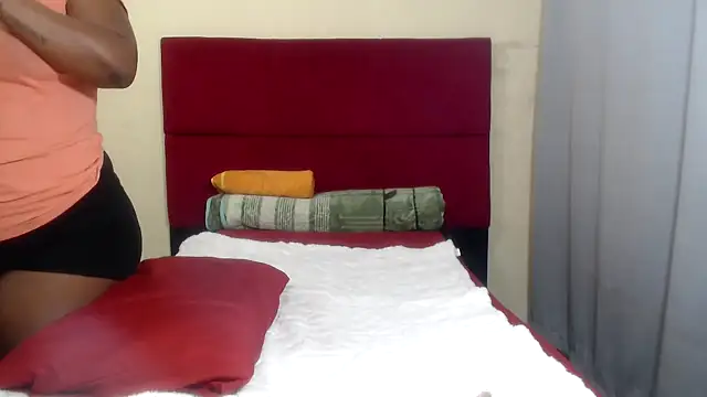 Snapshot of SexyBooty_xx chatting on May 1, 2026, 9:25 am SexyBooty xx online show from May 1, 2026, 9:25 am