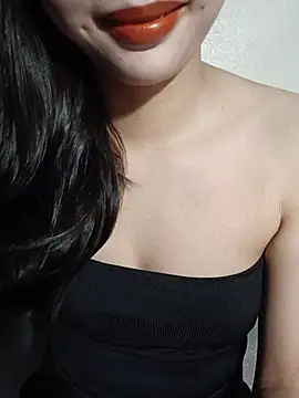 Snapshot of Luckyy29 chatting on July 8, 2026, 6:23 pm Luckyy29 online show from July 8, 2026, 6:23 pm