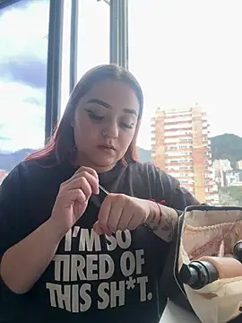 Snapshot of ziara_white chatting on April 7, 2026, 7:47 pm ziara white online show from April 7, 2026, 7:47 pm