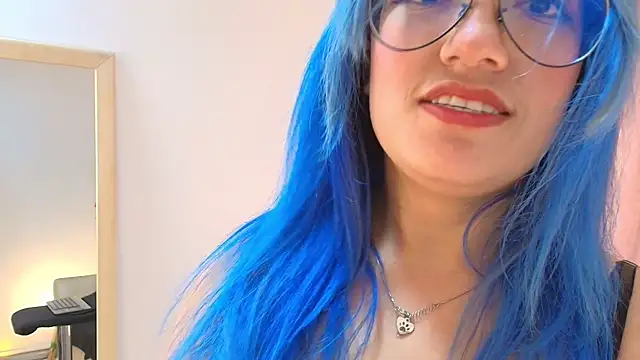 Zafiro Kitsune online show from April 24, 2026, 3:42 am