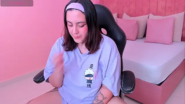 Snapshot of lilaa_sky chatting on May 12, 2026, 12:02 pm lilaa sky online show from May 12, 2026, 12:02 pm