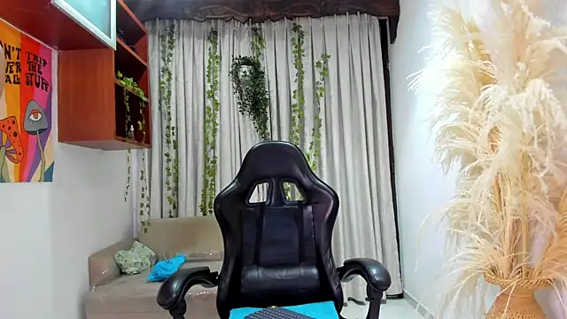 AngelDrake  online show from April 10, 2026, 4:28 am