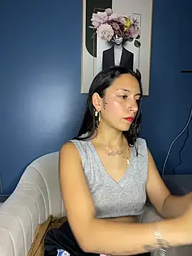 DulceLatinaxo online show from April 8, 2026, 8:20 pm
