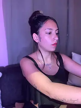 DulceLatinaxo online show from May 21, 2026, 9:33 pm