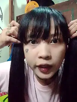 Snapshot of XShihoniLahgi chatting on May 21, 2026, 10:44 am XShihoniLahgi online show from May 21, 2026, 10:44 am