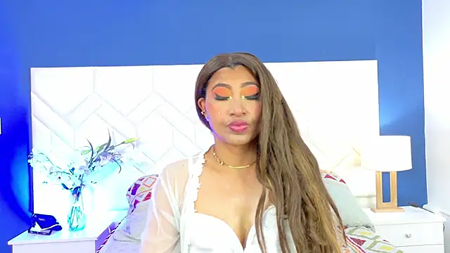 Snapshot of Kiara_Parker_ chatting on July 6, 2026, 8:22 pm Kiara Parker online show from July 6, 2026, 8:22 pm