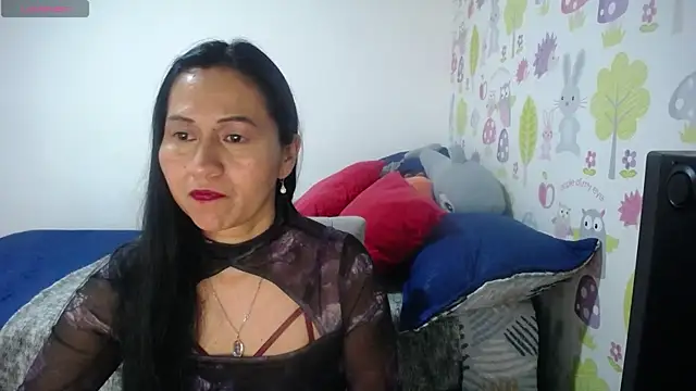 Snapshot of Tyna_b chatting on June 20, 2026, 3:48 pm Tyna b online show from June 20, 2026, 3:48 pm