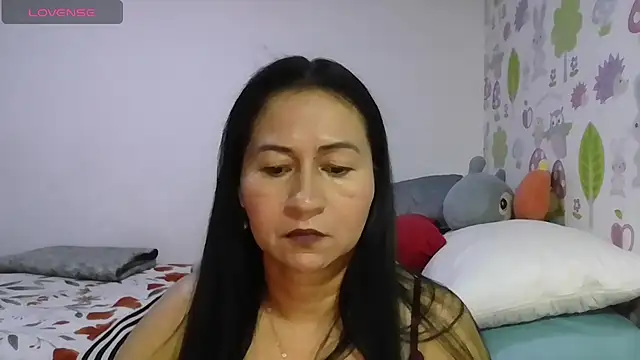 Snapshot of Tyna_b chatting on July 26, 2026, 12:19 am Tyna b online show from July 26, 2026, 12:19 am